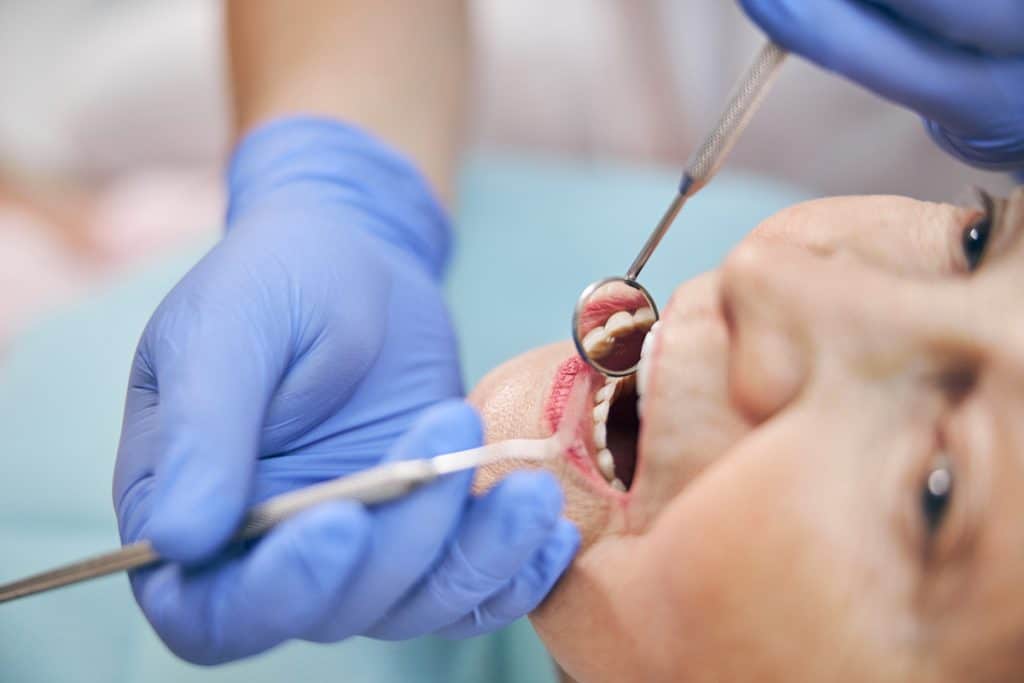 Mini vs. Traditional Dental Implants: What Vernon Hills, IL Patients Should Know